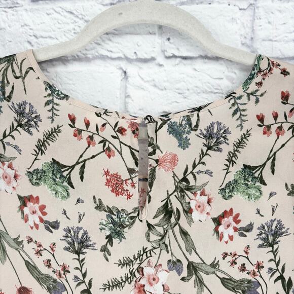 Violet & Claire Ruffle Sleeve Floral Chiffon Blouse Size 3X - Picture 3 of 6